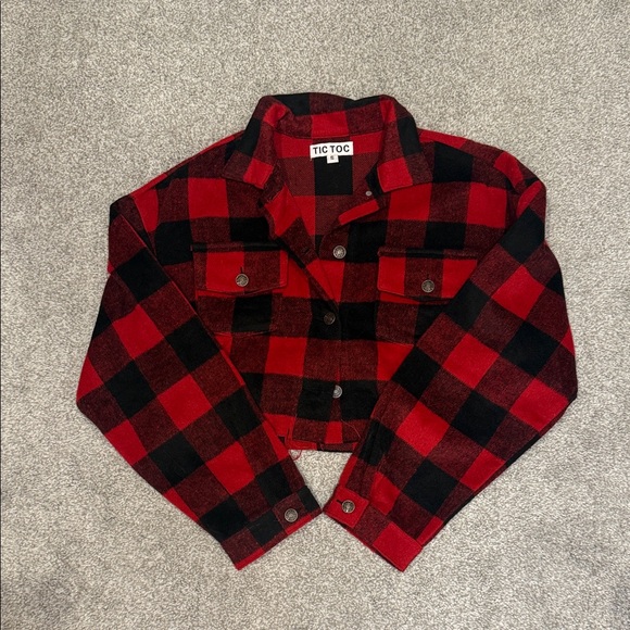 Tops - Red and black cropped jacket